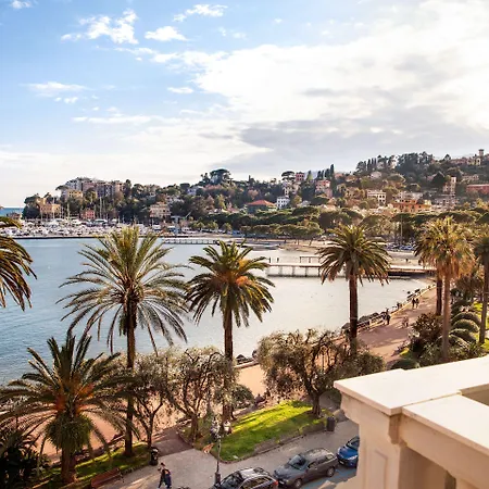 ベスビオ ホテル