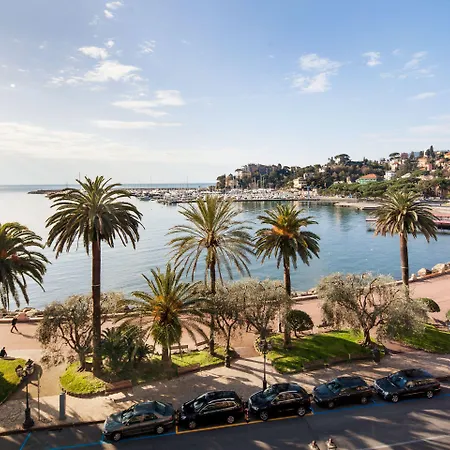 Hotel Vesuvio 3*