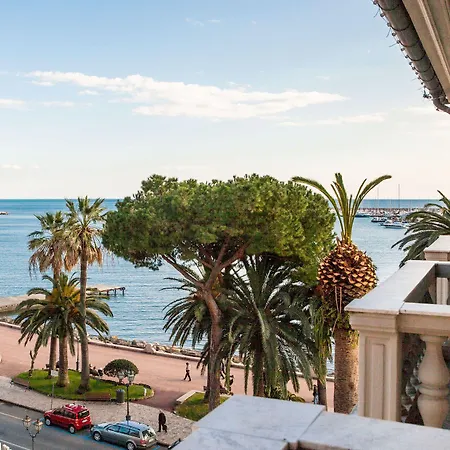 ベスビオ ホテル