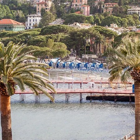 ホテル ベスビオ 3*