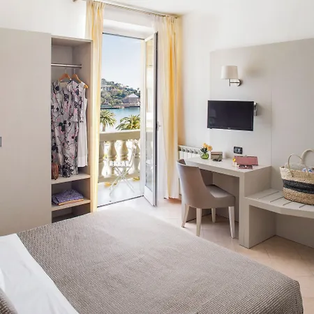 Hotel Vesuvio